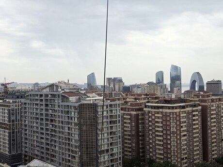 4 otaqlı mənzil, 200 m², 28 May: 470 000 ₼ 2