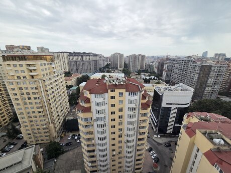 4 otaqlı mənzil, 200 m², 28 May: 470 000 ₼ 3