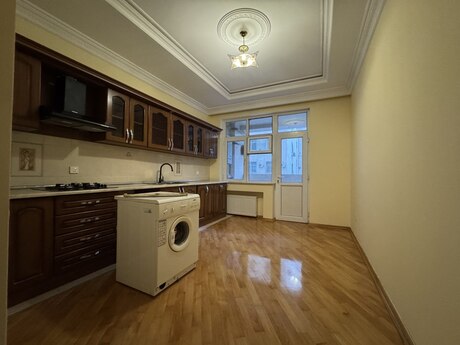 3 otaqlı mənzil, 135 m², İnşaatçılar: 310 000 ₼ 4