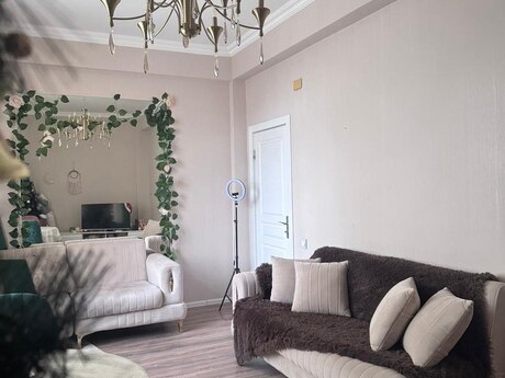 Elan №6398471 - Bakı, İnşaatçılar m., 3 otaqlı, 90 m², 1/9 mərtəbə