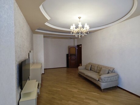 Kirayə 3 otaqlı mənzil, 130 m², Nizami: 1 250 ₼/ay 2