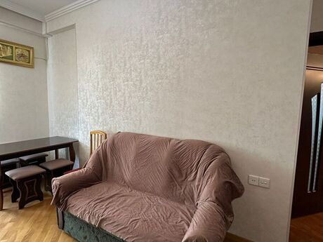 3-room apartment for rent, 100 m², Şah İsmayıl Xətai: 950 ₼/mo 4