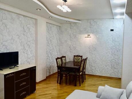 Kirayə 3 otaqlı mənzil, 140 m², 8 Noyabr: 900 ₼/ay 2