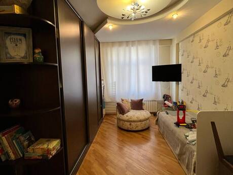 3-room apartment for rent, 120 m², Yeni Yasamal: 950 ₼/mo 3