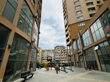 Объявление №6353890 - Баку, м. Элмляр Академиясы, 3-комн., 135 м², 5/18 этаж