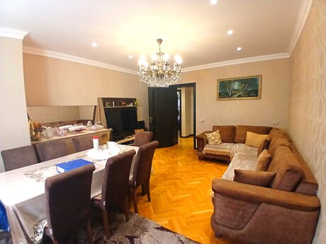 Объявление №6398818 - Баку, м. Кара Караев, 4-комн., 115 м², 1/5 этаж