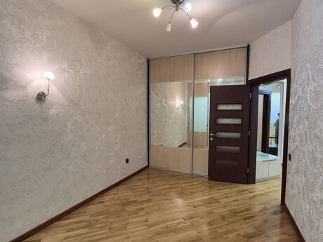 2-room apartment, 74 m², Azadlıq Prospekti: 229 000 ₼ 4