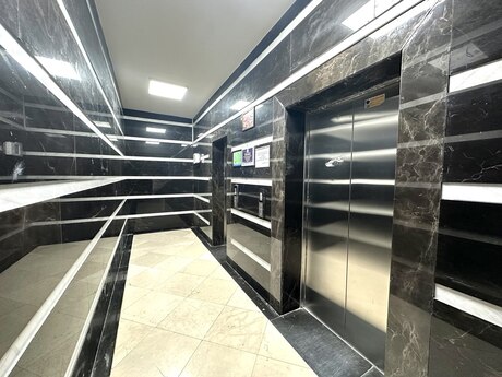 4-комнатная квартира, 100 м², 28 May: 300 000 ₼ 4