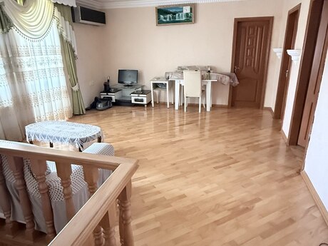 5 otaqlı həyət evi, 200 m², Binə: 135 000 ₼ 4