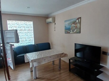 3-room apartment for rent, 90 m², Nəriman Nərimanov: 800 ₼/mo 4