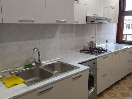 Kirayə 3 otaqlı mənzil, 90 m², 8 Noyabr: 800 ₼/ay 2
