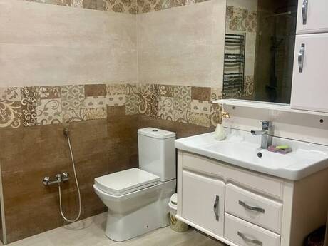 3-room apartment for rent, 90 m², Neftçilər: 800 ₼/mo 4
