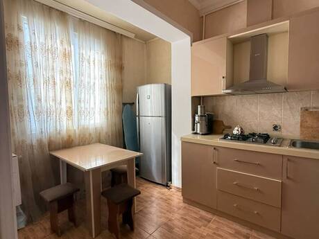 3-room apartment for rent, 90 m², 9-cu mikrorayon: 650 ₼/mo 4
