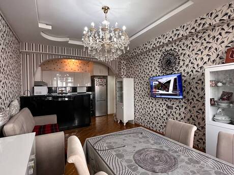3 otaq · 85 m² · 13/17 mərtəbə, İnşaatçılar