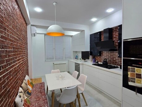 3 otaq · 125 m² · 18/19 mərtəbə, İnşaatçılar