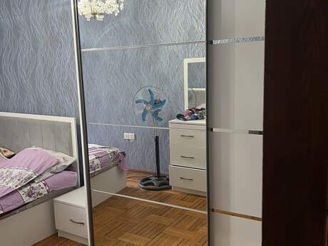 Kirayə 4 otaqlı mənzil, 80 m², Nizami: 200 ₼/ay 2