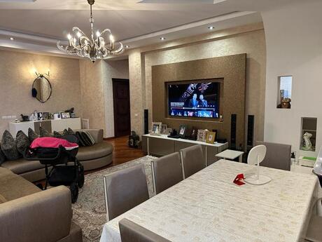 Elan №6399593 - Bakı, 28 May m., 4 otaqlı, 174 m², 5/17 mərtəbə