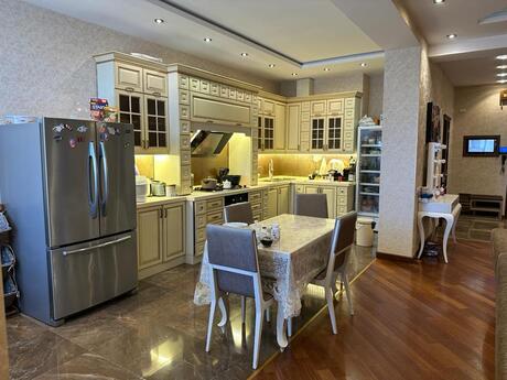 4 otaqlı mənzil, 174 m², 28 May: 535 000 ₼ 4