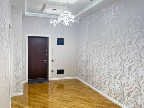 3 otaq · 124 m² · 4/12 mərtəbə, Azadlıq Prospekti