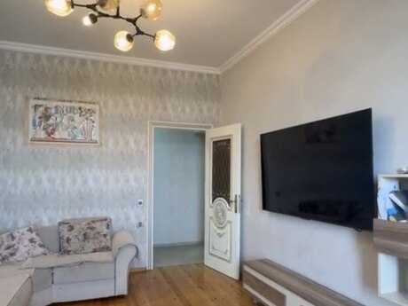Kirayə 3 otaqlı mənzil, 85 m², 8-ci mikrorayon: 900 ₼/ay 2