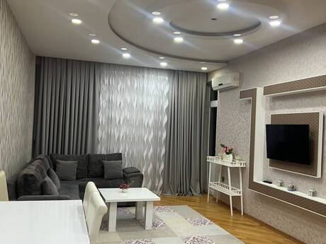 Kirayə 3 otaqlı mənzil, 110 m², Qara Qarayev: 800 ₼/ay 2