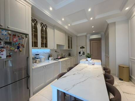 7 otaqlı mənzil, 285 m², 28 May: 1 400 000 ₼ 3