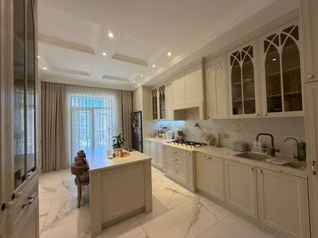 7 otaqlı mənzil, 285 m², 28 May: 1 400 000 ₼ 4