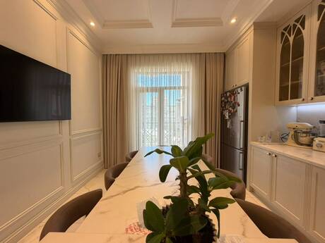 7 otaqlı mənzil, 285 m², 28 May: 1 400 000 ₼ 5