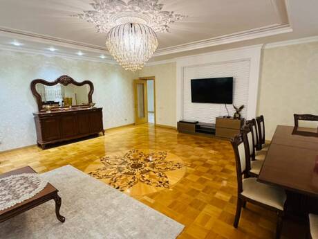 Kirayə 3 otaqlı mənzil, 160 m², Şah İsmayıl Xətai: 1 500 ₼/ay 3