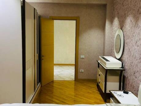 Kirayə 3 otaqlı mənzil, 160 m², Şah İsmayıl Xətai: 1 500 ₼/ay 5
