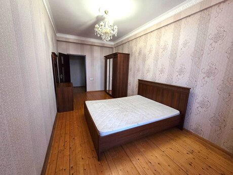 3-room apartment for rent, 90 m², Bakıxanov: 599 ₼/mo 3