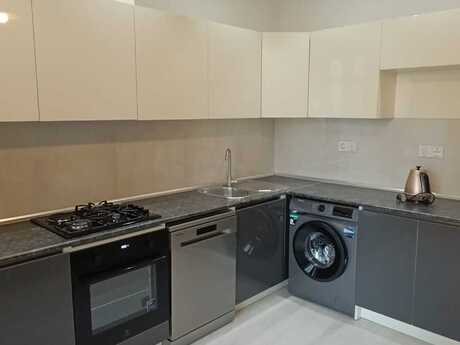 2-комнатная квартира, 98 м², 8 Noyabr: 345 000 ₼ 5