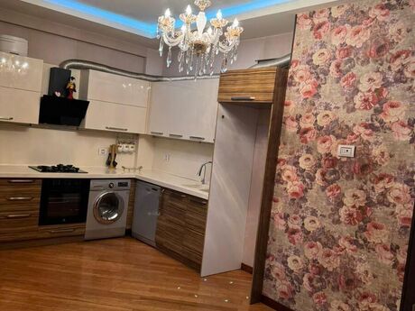 3-room apartment for rent, 145 m², Elmlər Akademiyası: 1 200 ₼/mo 3