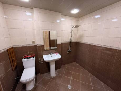 3-room apartment for rent, 135 m², Bakıxanov: 649 ₼/mo 4