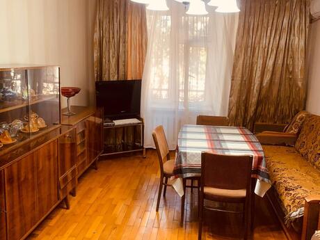 Kirayə 3 otaqlı mənzil, 80 m², İçəri Şəhər: 800 ₼/ay 2