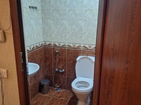 2-комнатная квартира, 80 м², 8 Noyabr: 240 000 ₼ 4