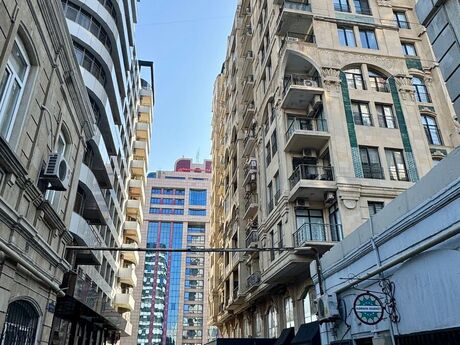5 otaqlı mənzil, 151 m², İçəri Şəhər: 800 000 ₼ 4