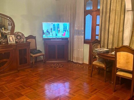 5-room apartment, 130 m², Azadlıq Prospekti: 278 000 ₼ 3