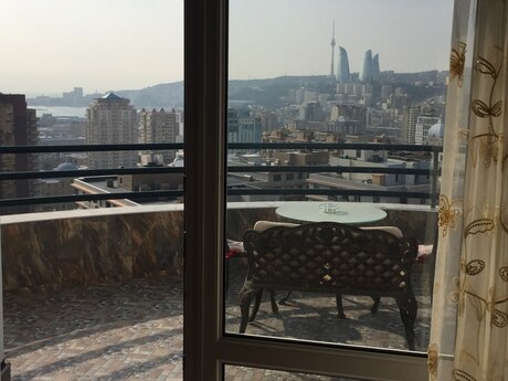 4 otaqlı mənzil, 246 m², 28 May: 980 000 ₼ 4