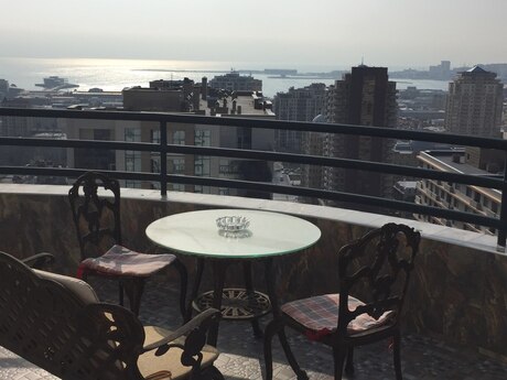 4 otaqlı mənzil, 246 m², 28 May: 980 000 ₼ 2