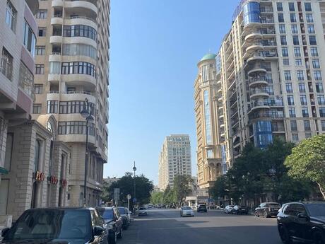 4 otaqlı mənzil, 227 m², Elmlər Akademiyası: 600 000 ₼ 2