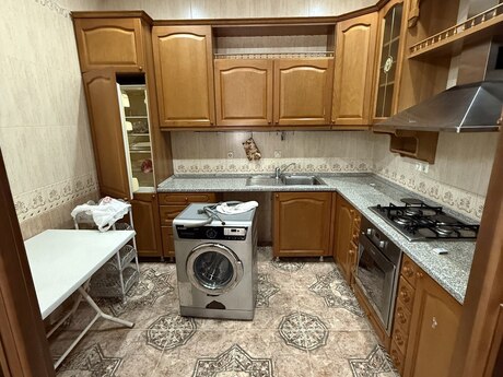 4-room apartment for rent, 100 m², Nəriman Nərimanov: 1 000 ₼/mo 2
