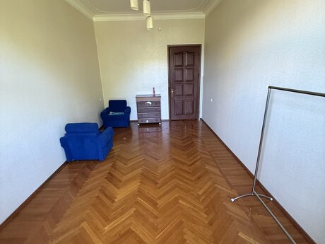 4-room apartment for rent, 100 m², Nəriman Nərimanov: 1 000 ₼/mo 4
