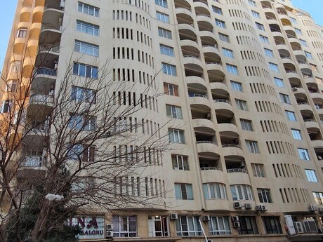 4 otaq · 200 m² · 11/20 mərtəbə, 28 May