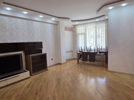 4-комнатная квартира, 200 м², 28 May: 530 000 ₼ 5