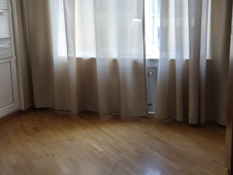 4-комнатная квартира, 200 м², 28 May: 530 000 ₼ 4