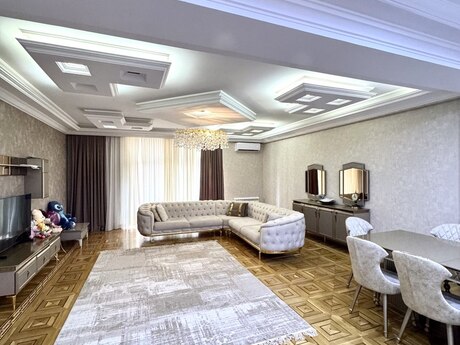 4 otaqlı mənzil, 230 m², 28 May: 575 000 ₼ 2
