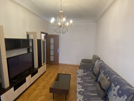 4-room apartment for rent, 100 m², Sahil: 1 100 ₼/mo 5