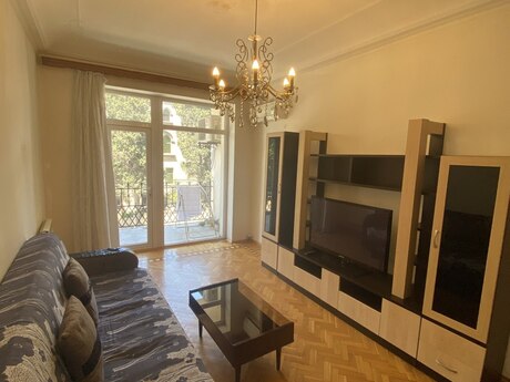 4-room apartment for rent, 100 m², Sahil: 1 100 ₼/mo 2