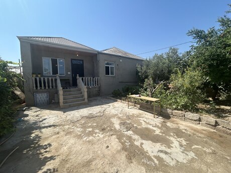 4 otaqlı həyət evi, 130 m², Binə: 110 000 ₼ 3